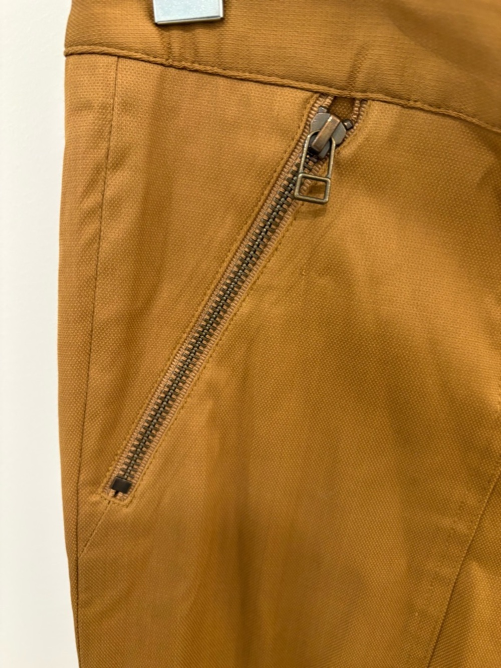 Veronica Beard Manisha Utility Joggers in Dune Size 0 - Picture 5 of 16